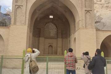 برگزاری تور عکاسی با موضوع جاذبه های گردشگری محلی به مناسبت هفته فرهنگی خمینی شهر
