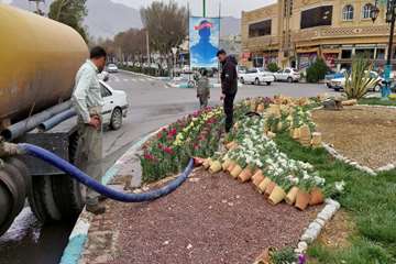 در آستانه  نوروز  
شهر  گلباران شد 
 کاشت  یکصد هزار  عدد گل شب بو و فصلی  در 
#خمینی‌شهر 