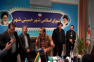 از 24 هنرمند تئاتر رتبه آور خمینی شهری در جشنواره های کشوری تقدیر شد