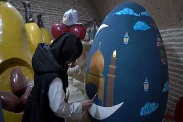 تخم مرغ های نوروزی امسال خمینی شهر چه شکلی رنگ شدند؟! 