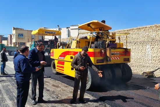 عملیات روکش آسفالت خیابان های بهارستان و  پاسارگاد خمینی شهر 