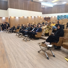 نشست صمیمانۀ هنرمندان نمایش خیابانی استان با مسئولان سازمان فرهنگی شهرداری