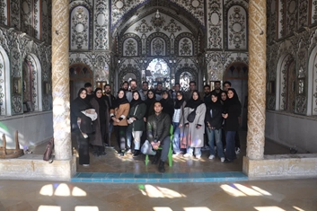 بازدید دانشجویان معماری از آثار تاریخی شهر